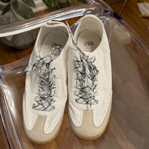 Zara trafaluc size 37